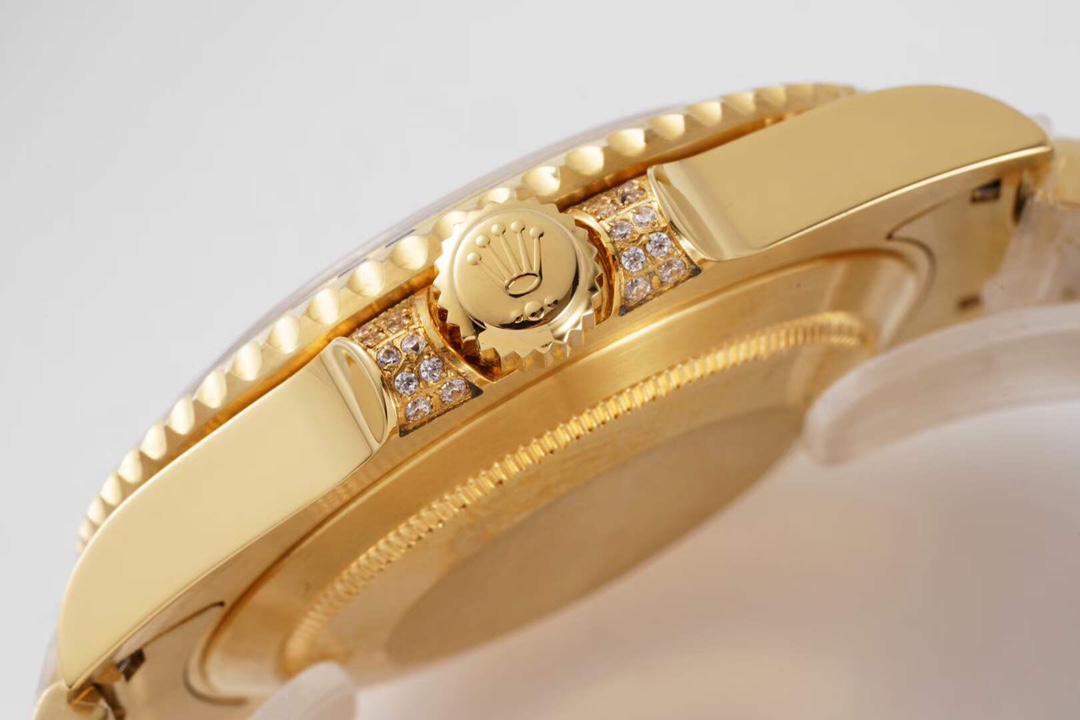 Rolex Greenwich-Master M126755SARU-0003 Rear Diamond Custom Edition