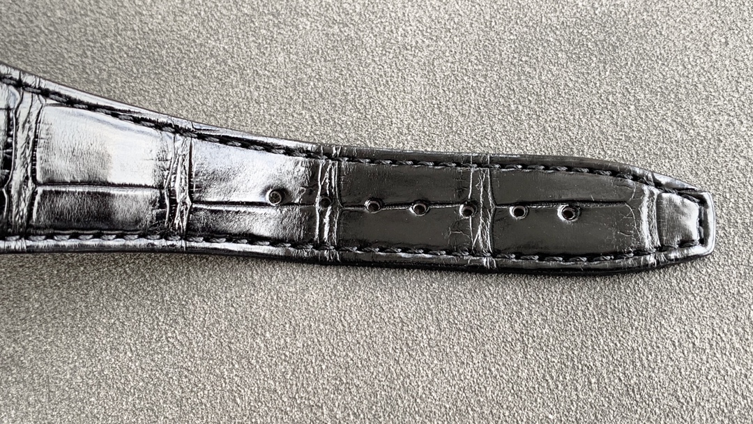 Audemars Piguet Royal Oak series 15402OR.ZZ.D003CR.01 Gypsophila watch