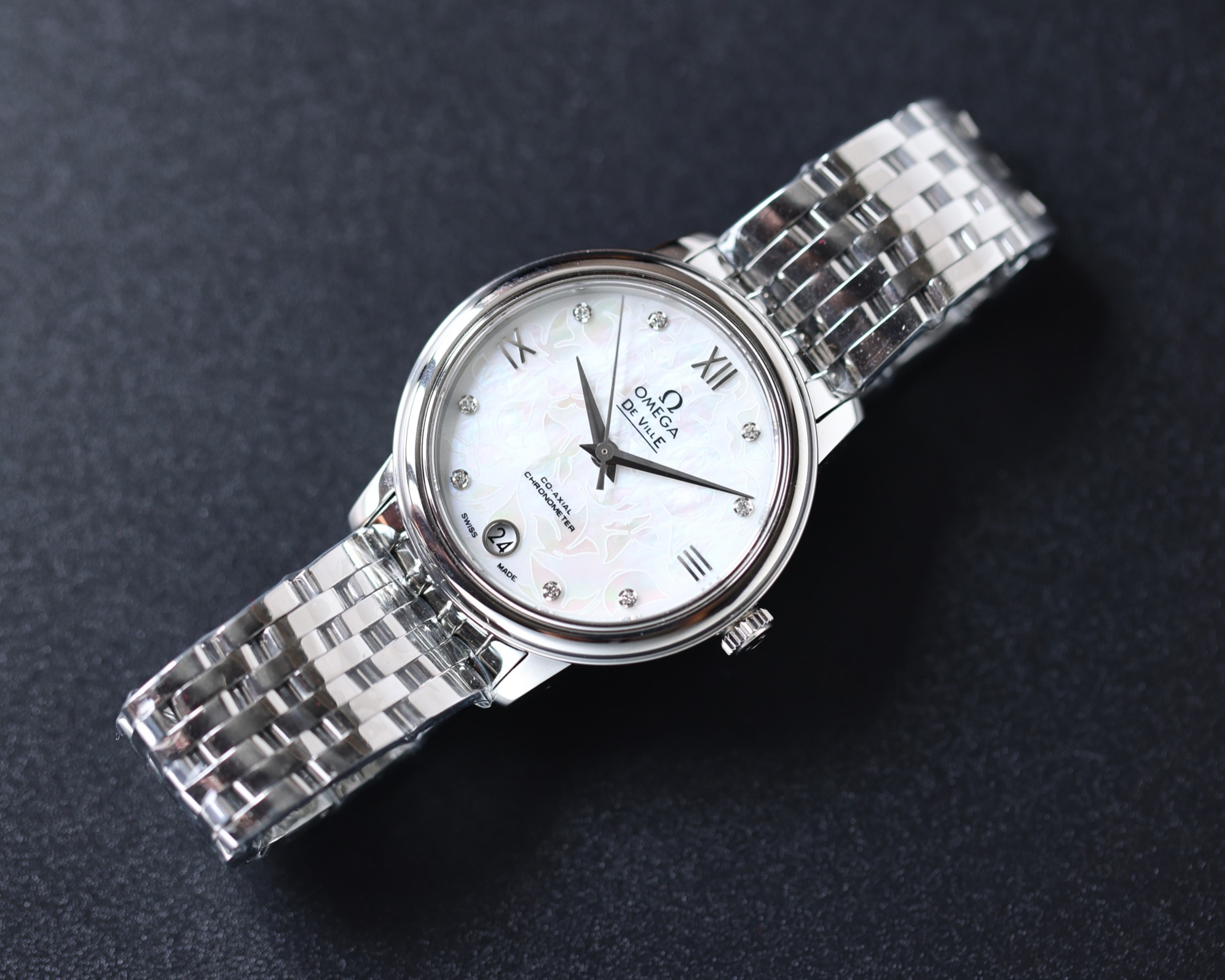 Omega De Ville Series 424.10.33.20.55.002 Movement: I have a Haiou 2892 movement, which