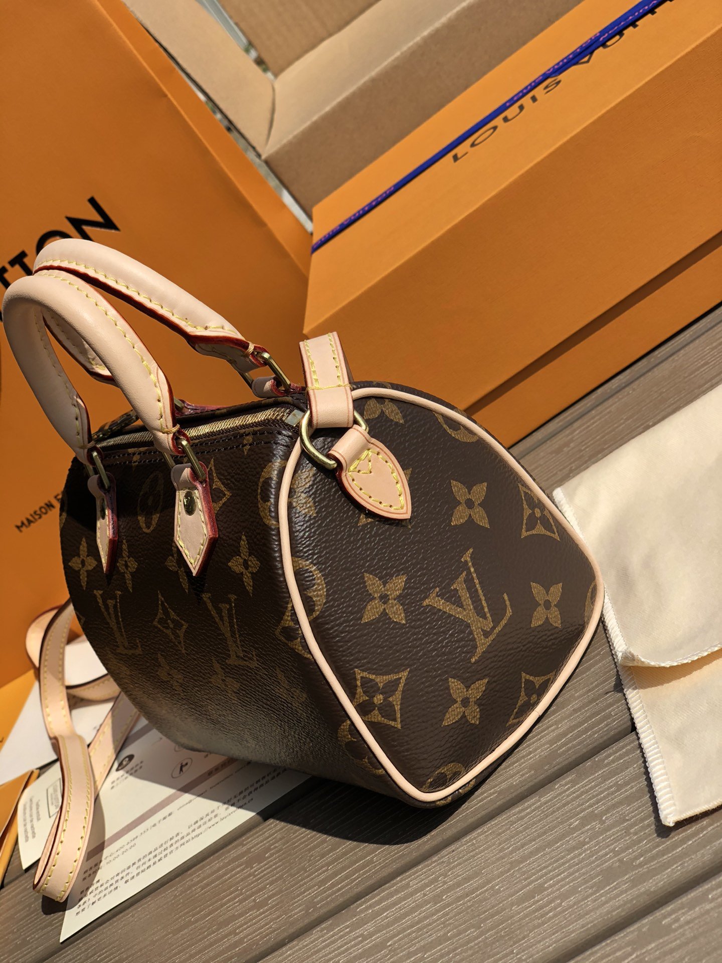 LV163520 bag