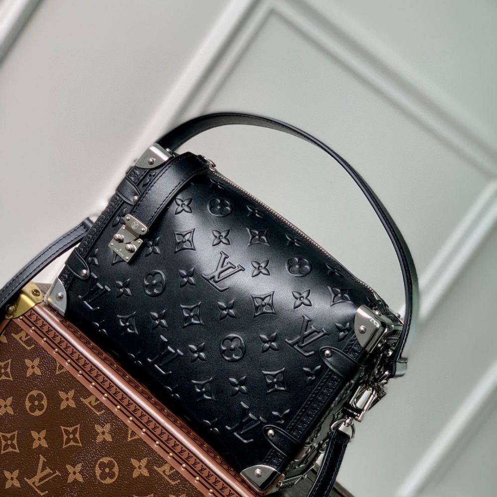 LV M21709 bag
