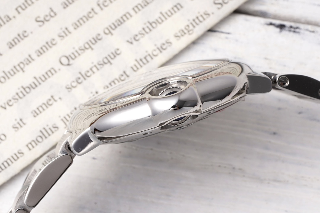 Cartier 33mm blue balloon series watch