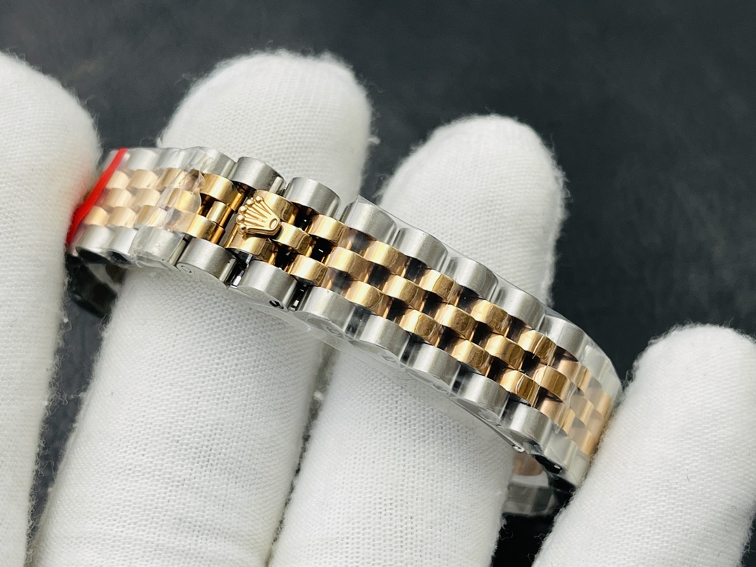 Rolex Datejust series (consistent with the original