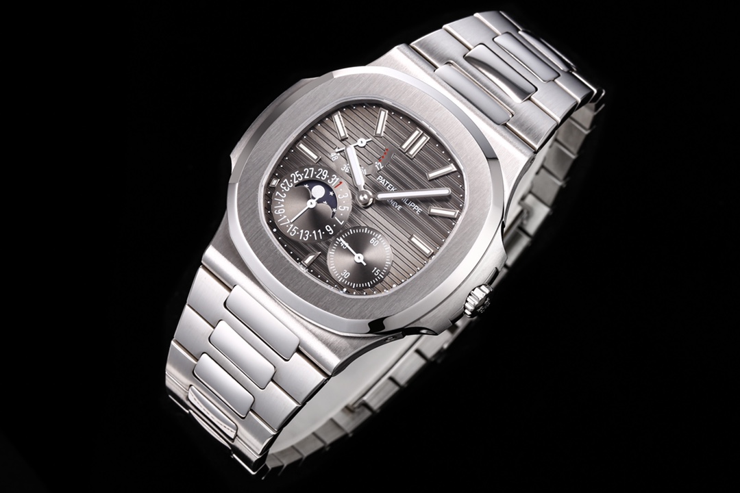 Patek Philippe Nautilus 5712/1A-001 multi-function watch
