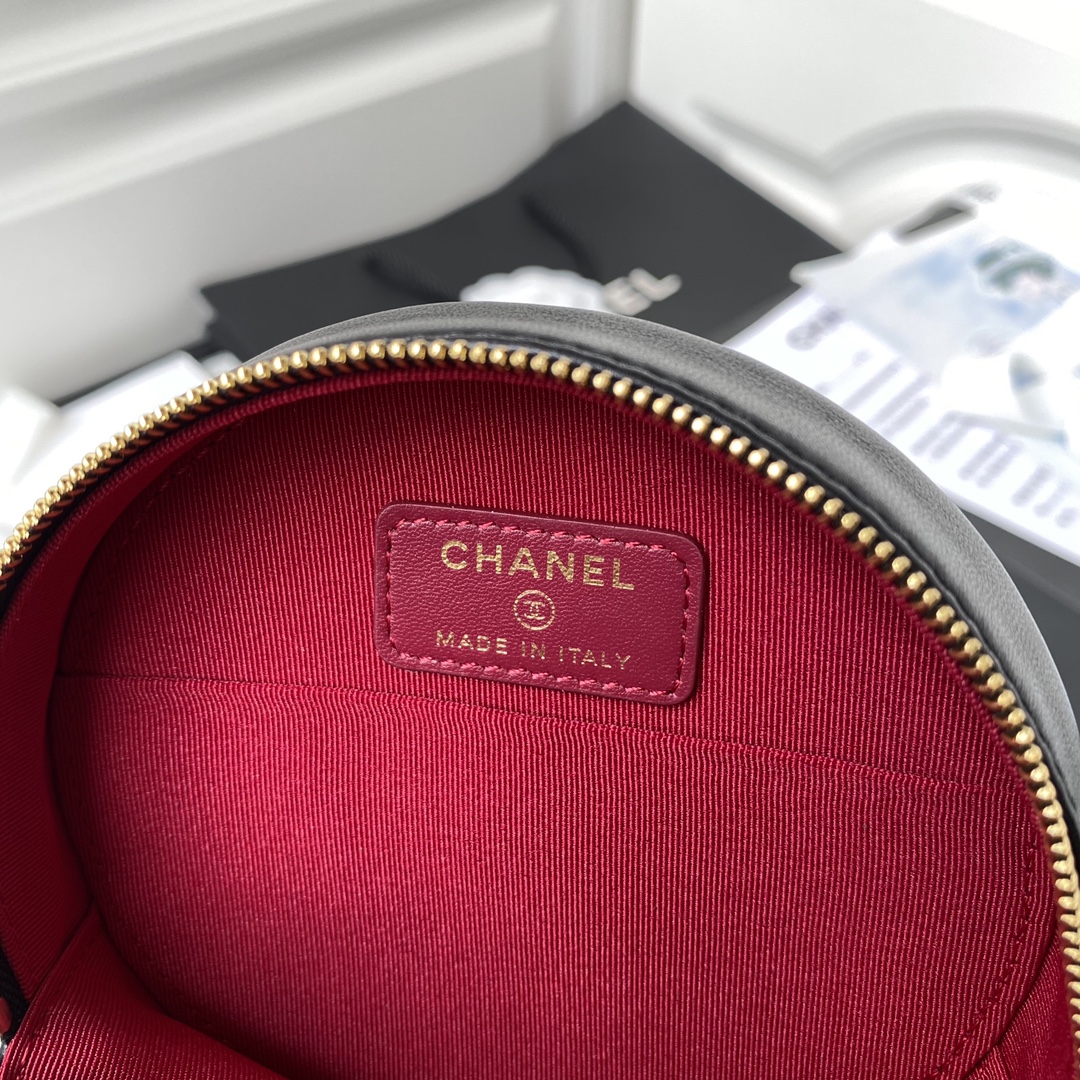 Chanel AP0945 bag