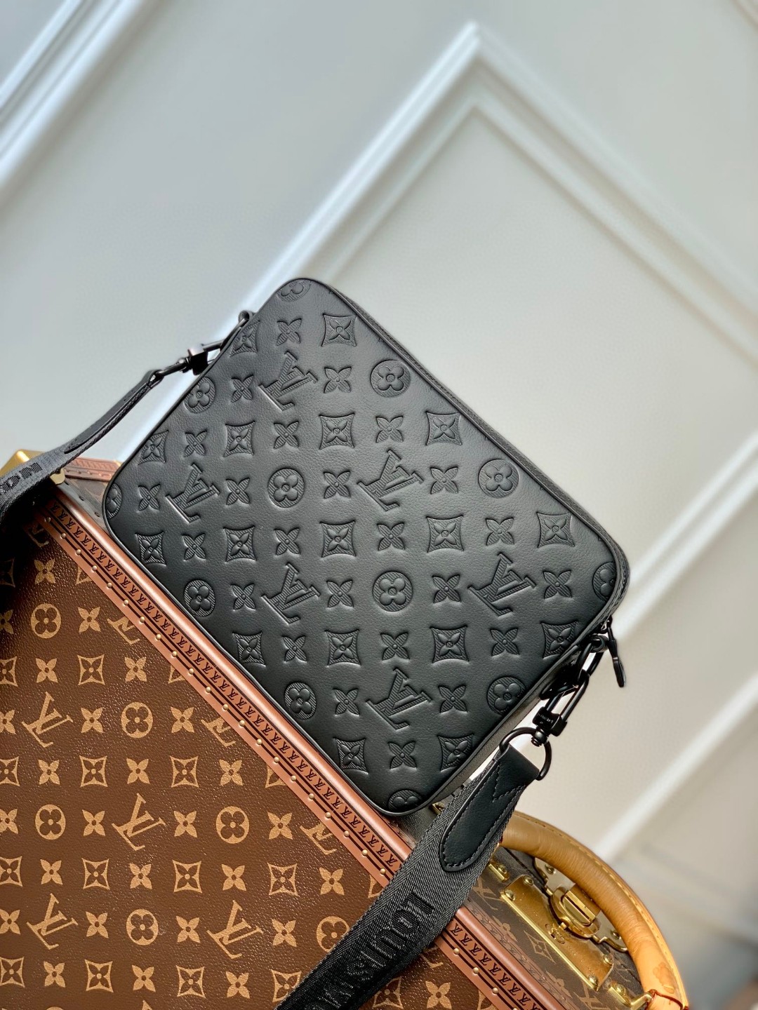 LV M46602 bag