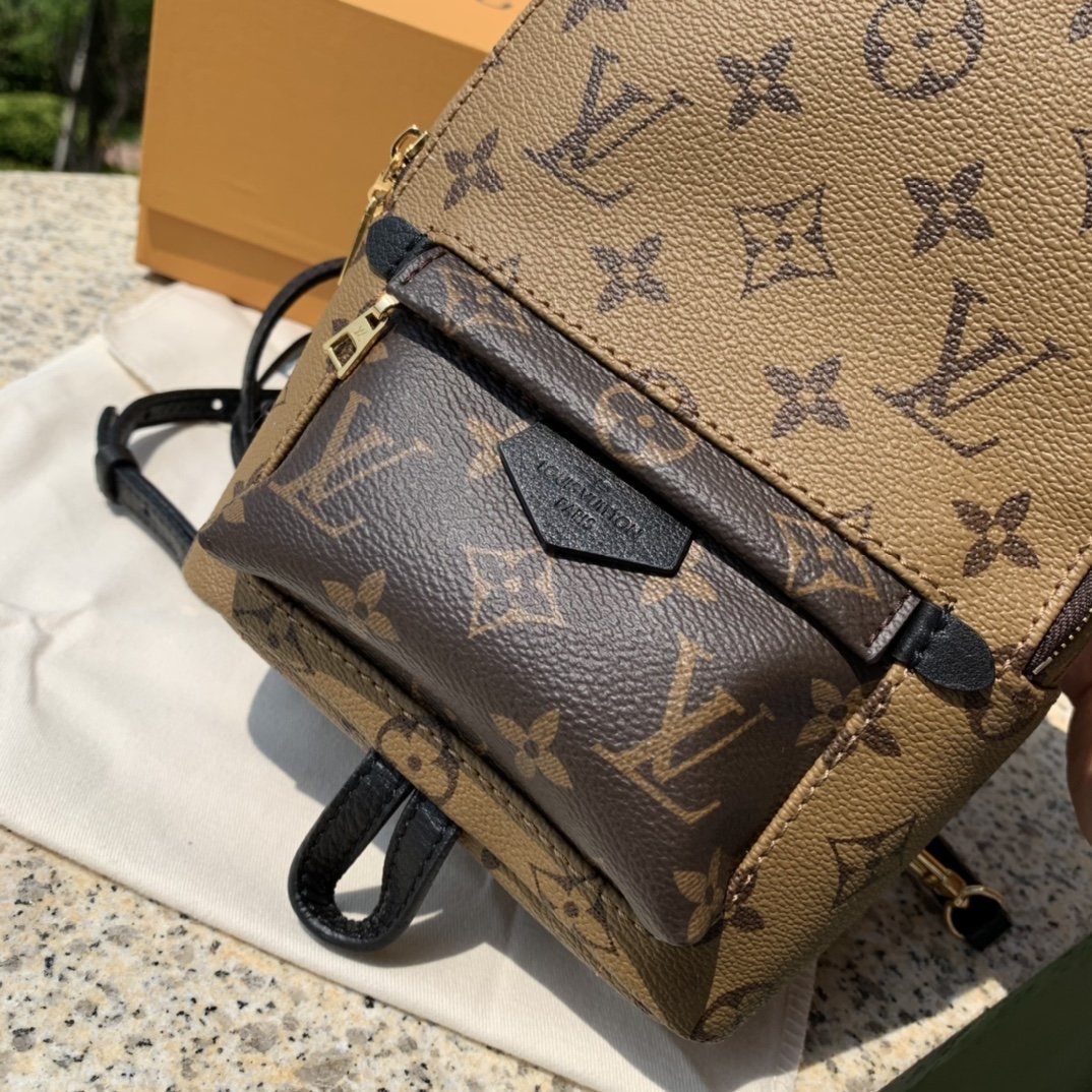 LV164219 travel bag
