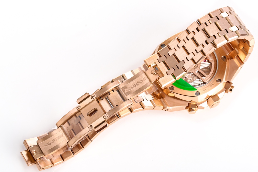 The new 26240 chronograph in the Audemars Piguet Royal Oak series