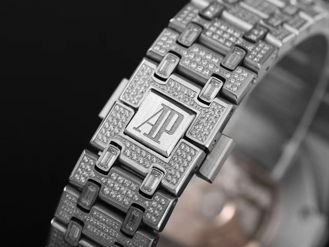 Royal Oak series 15452 couple's new model filled with star diamonds