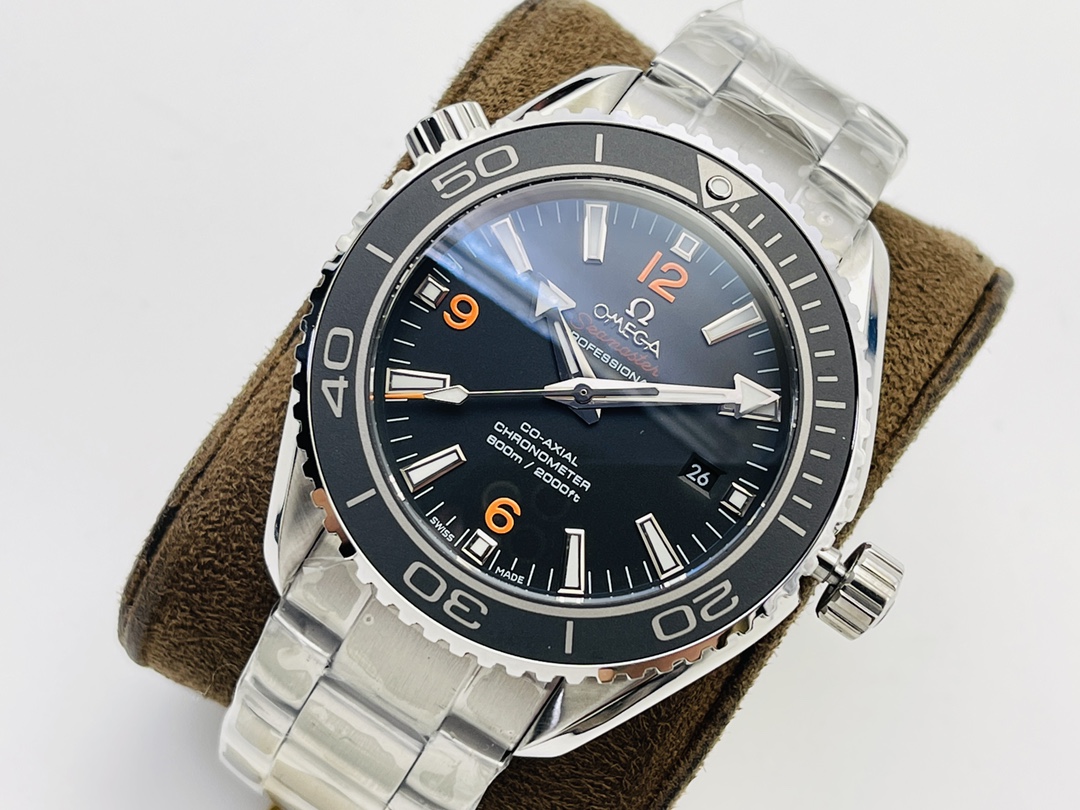 Omega Omega Seamaster Series 600-meter Diving Men's Watch!