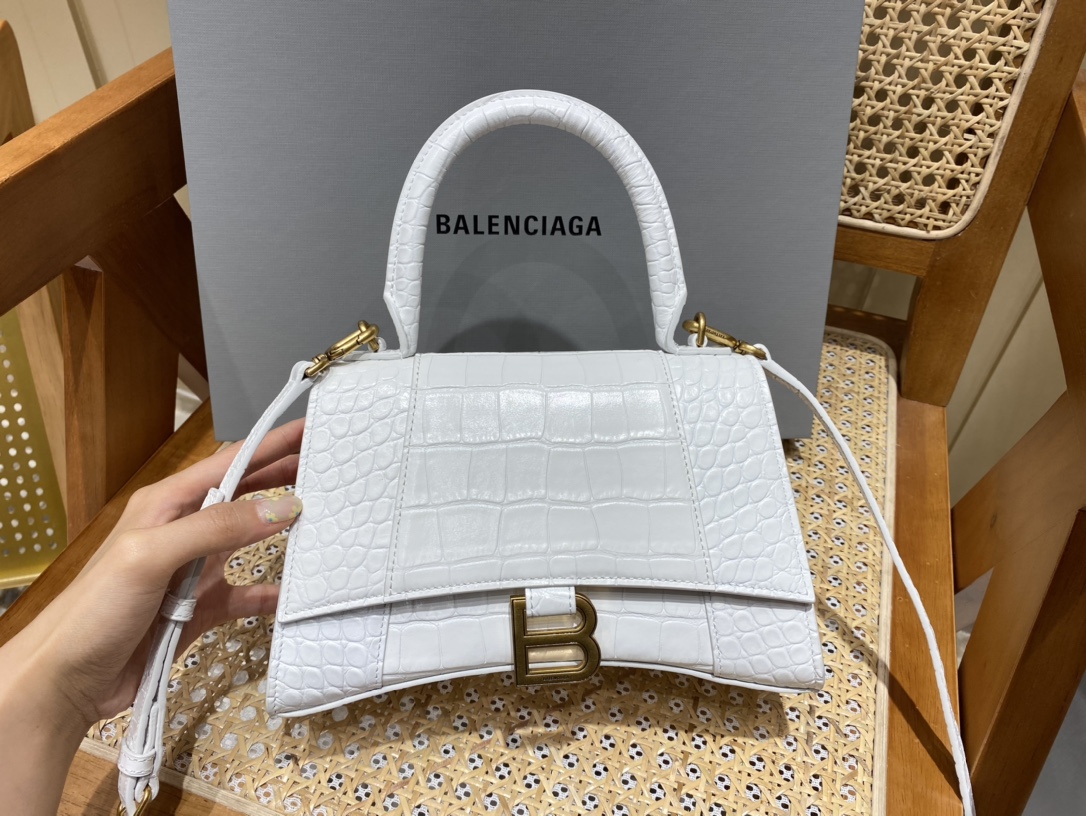 Balenciaga： 170093