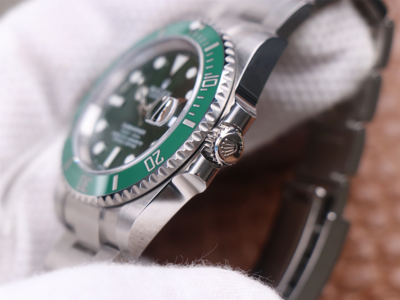 The bezel of the Rolex Submariner V11 version of the Green Water Ghost 116610LV