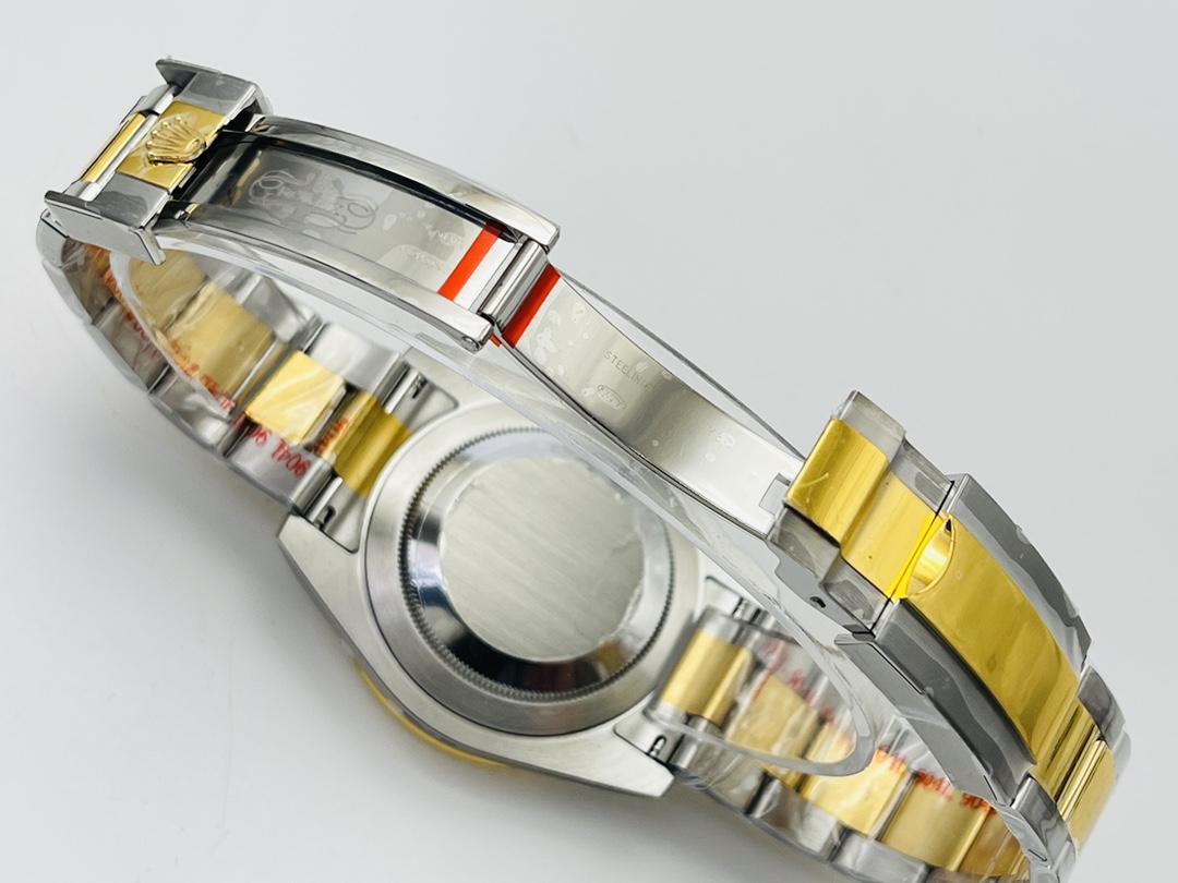 Rolex Greenwich 116713-LN-78203