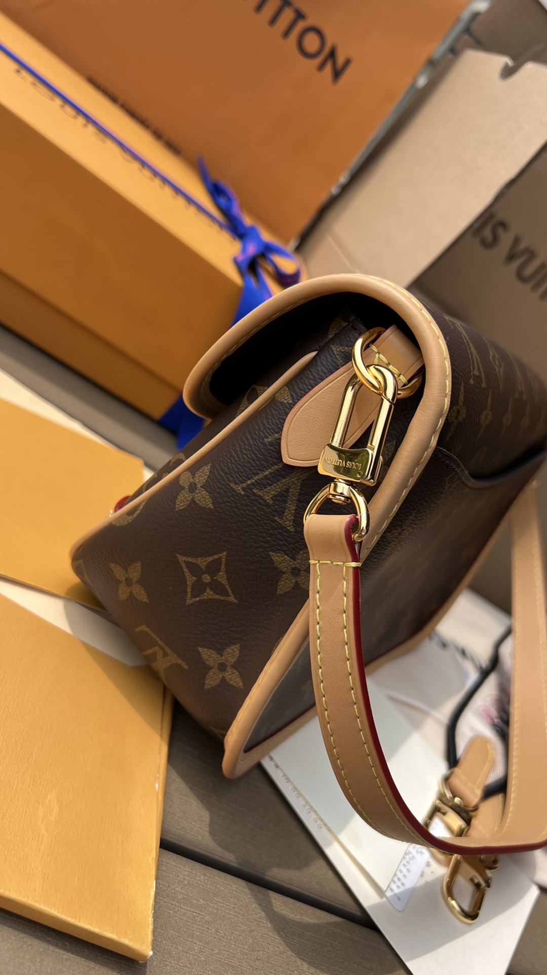LV165032 bag