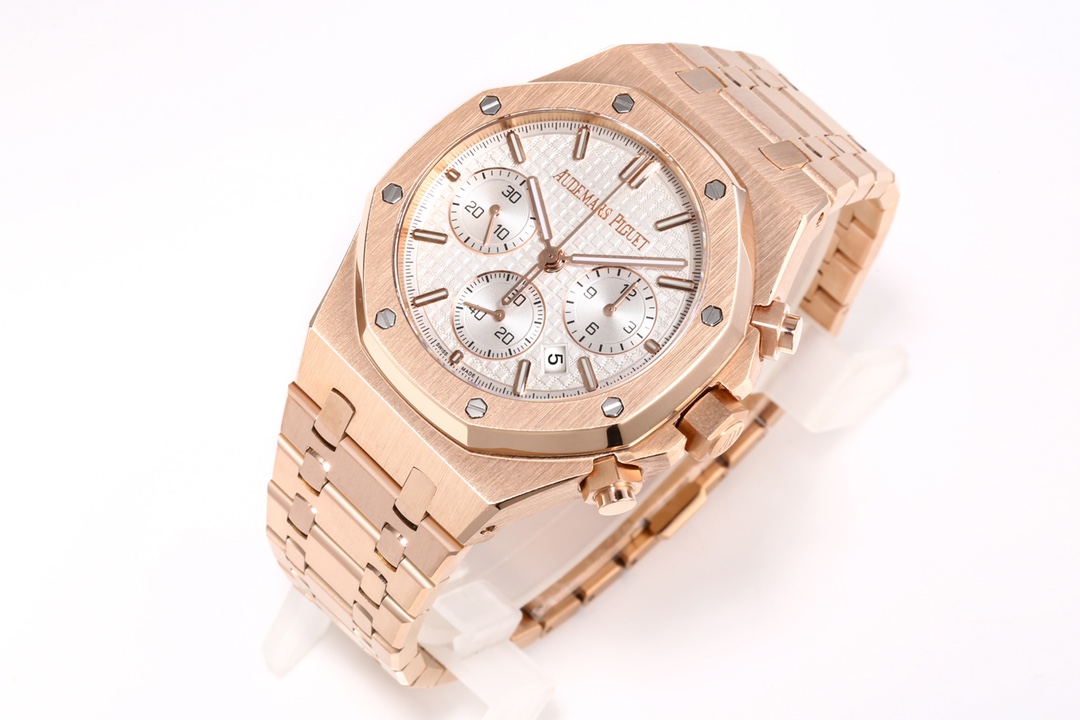 The new 26240 chronograph in the Audemars Piguet Royal Oak series