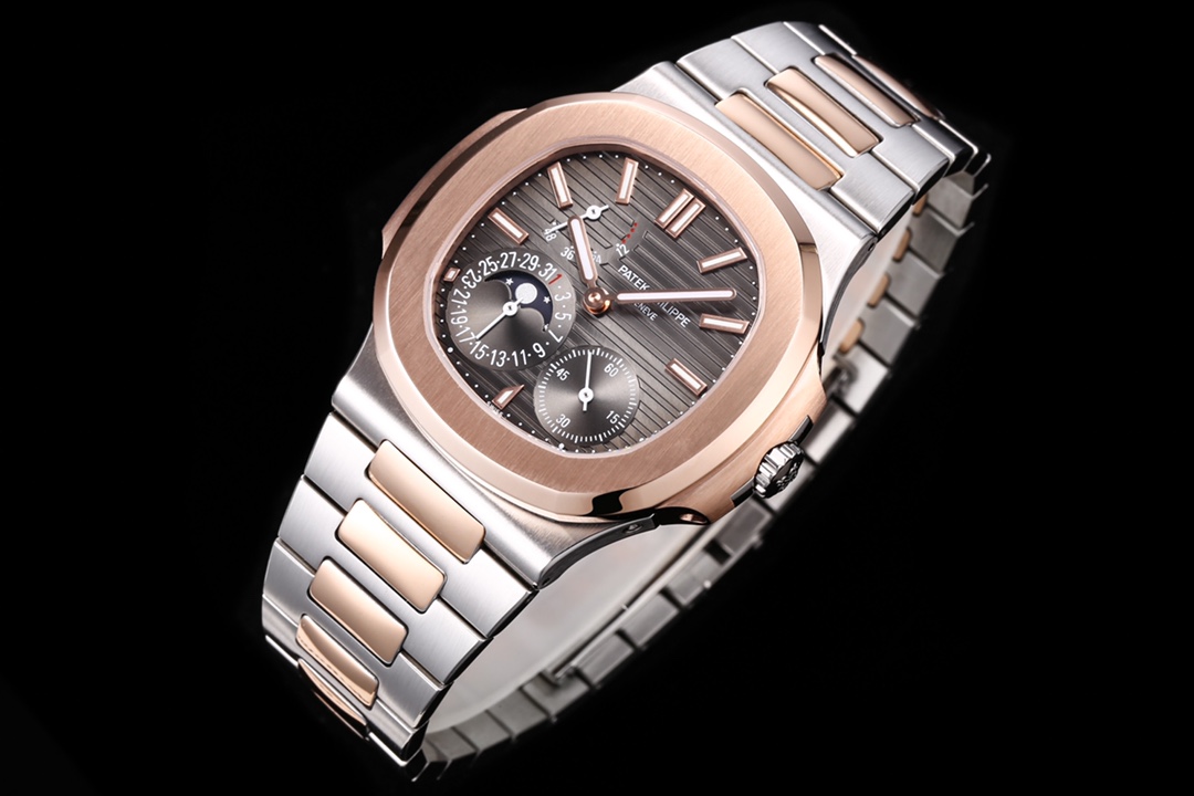 Patek Philippe Nautilus 5712/1A-001 multi-function watch