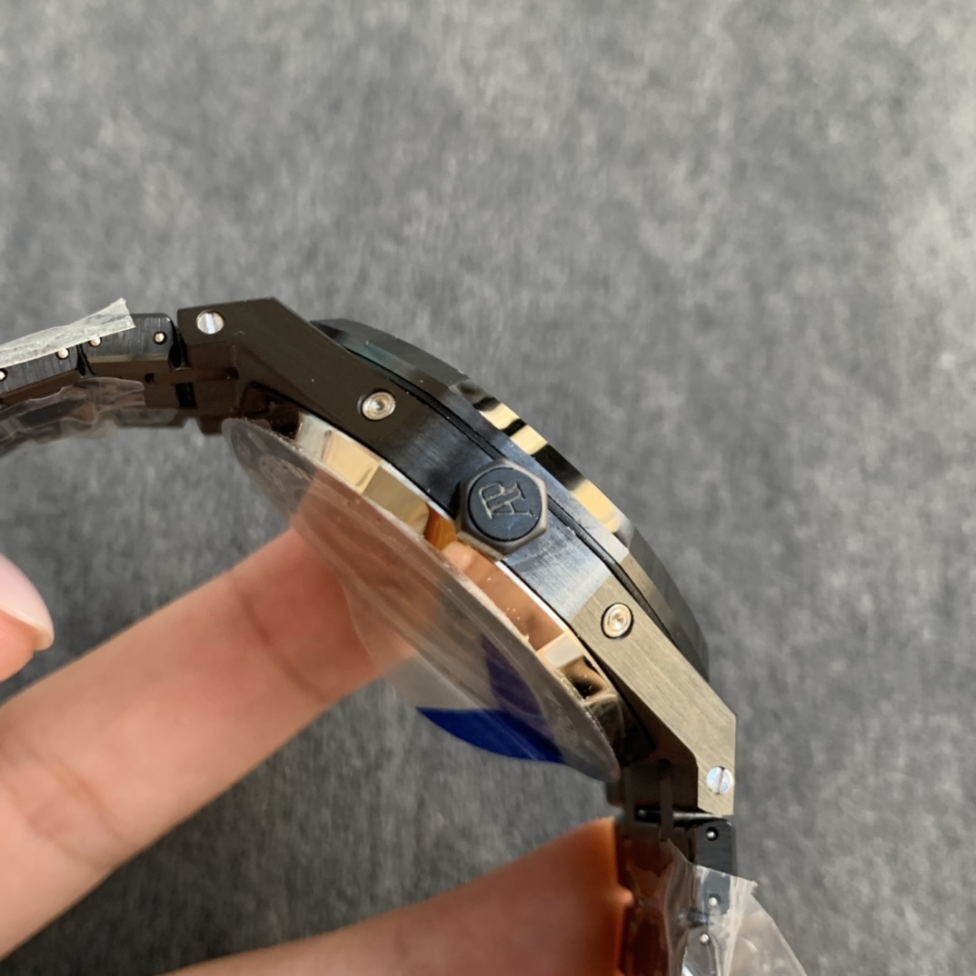 Audemars Piguet Black Ceramic 26579 True Moon Phase Royal Oak series has a