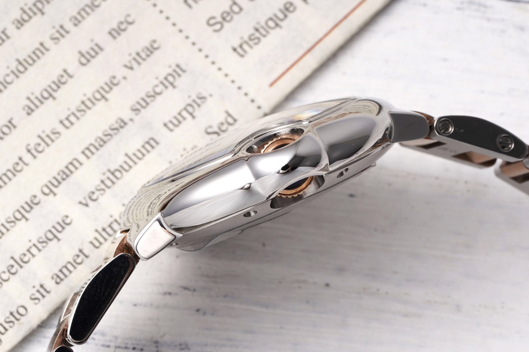 Cartier 33mm blue balloon series watch