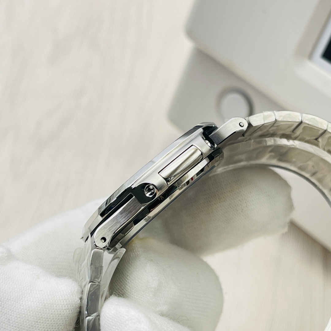 Patek Nautilus 5711 Pattek co-branded Tiffany global limited edition!