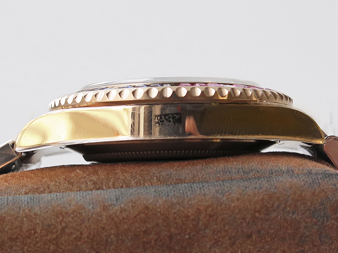 Rolex GMT-Master II Diamond Custom Edition 116761-SARU