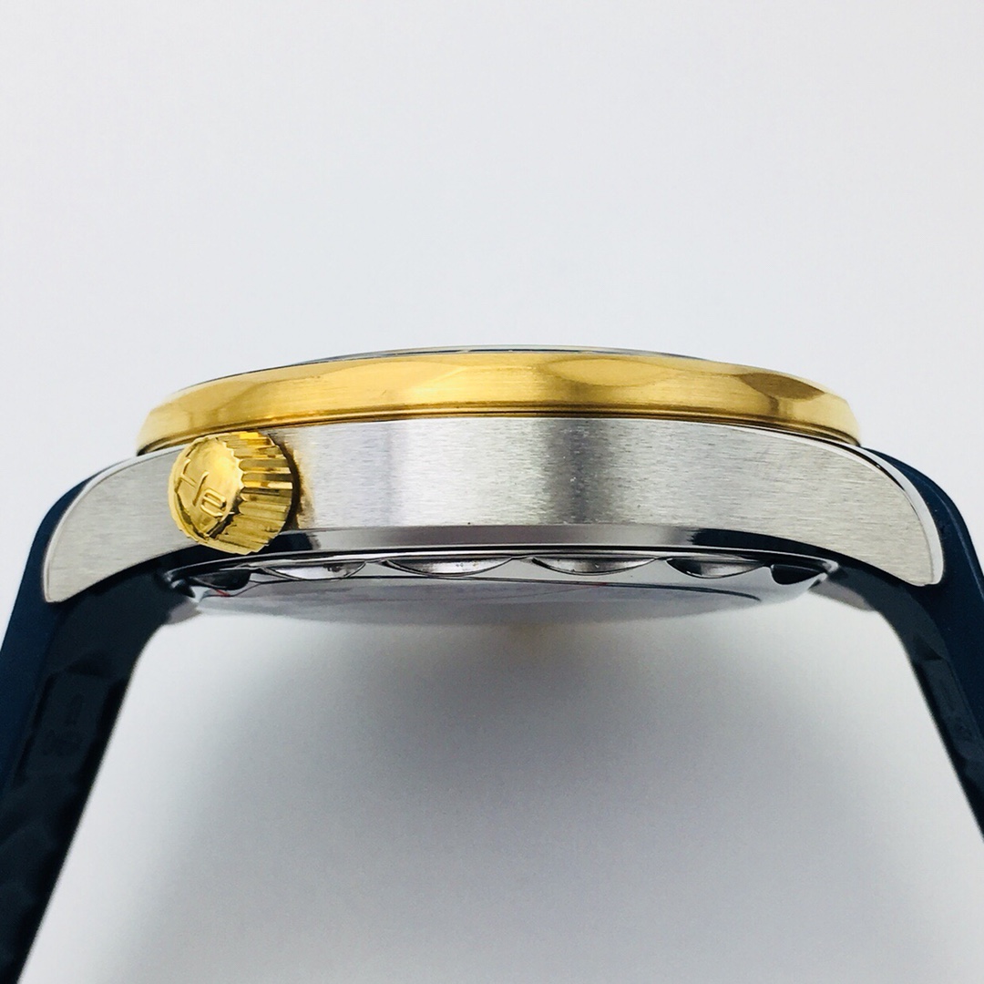 OMEGA's new Seamaster 300M series multi-functional men's watch! Details: