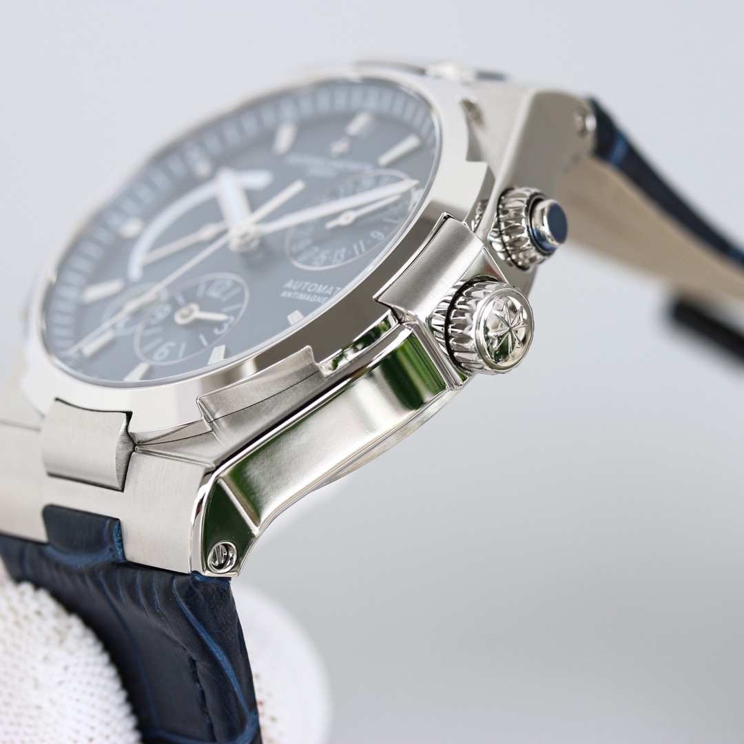 TWA Vacheron Constantin multi-function wristwatch is elegant