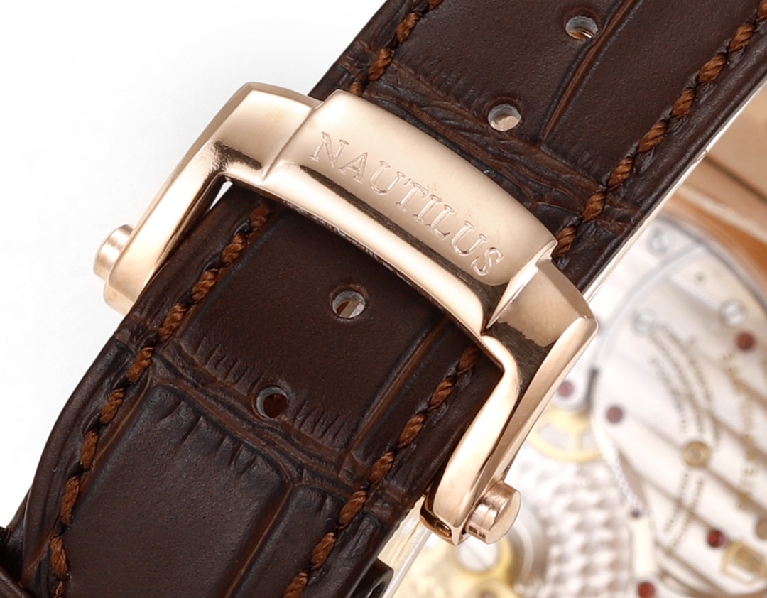 Patek Philippe 5712GR 