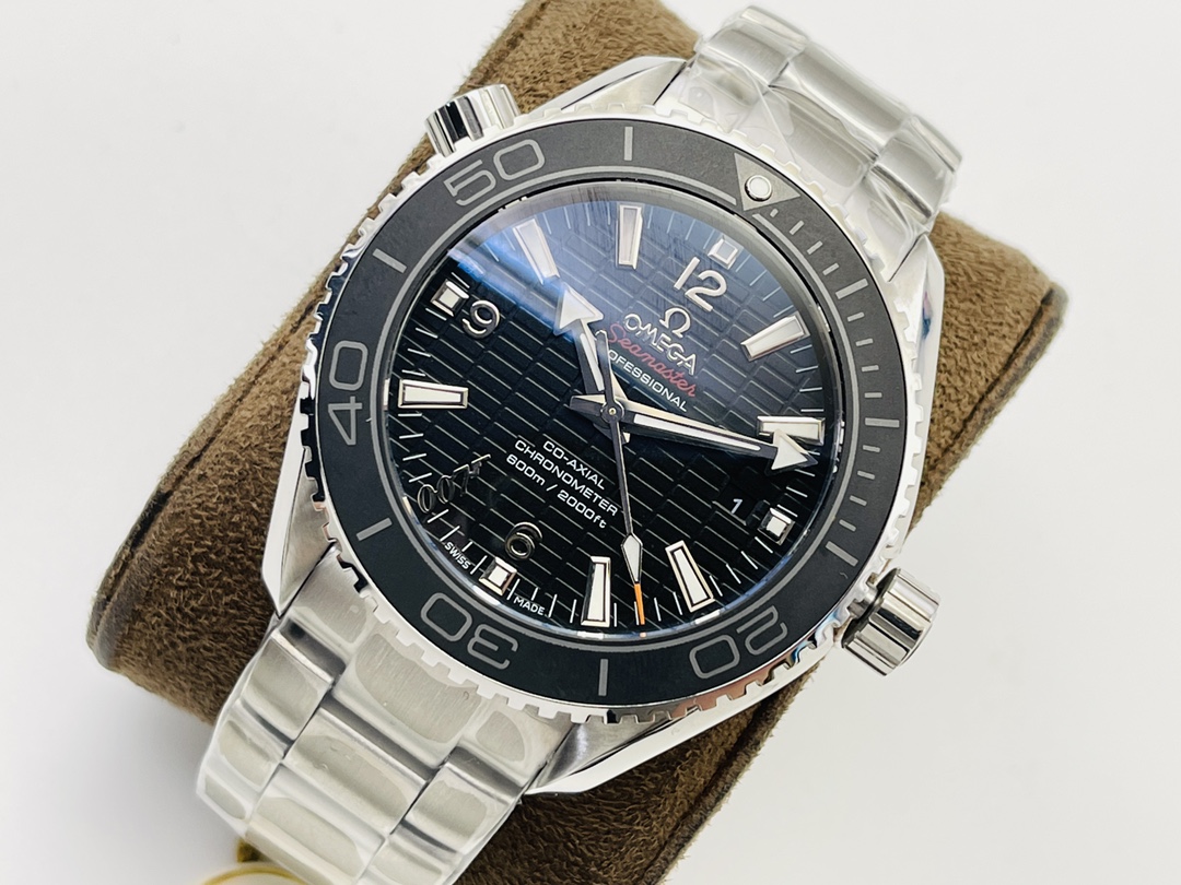 Omega Omega Seamaster Series 600-meter Diving Men's Watch!