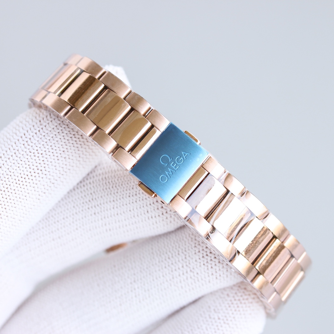 The Omega Seamaster series has a diameter of 34mm.