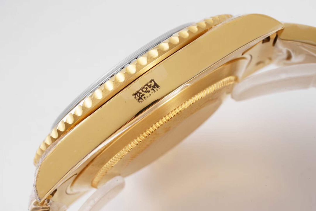 Rolex Greenwich-Master M126755SARU-0003 Rear Diamond Custom Edition