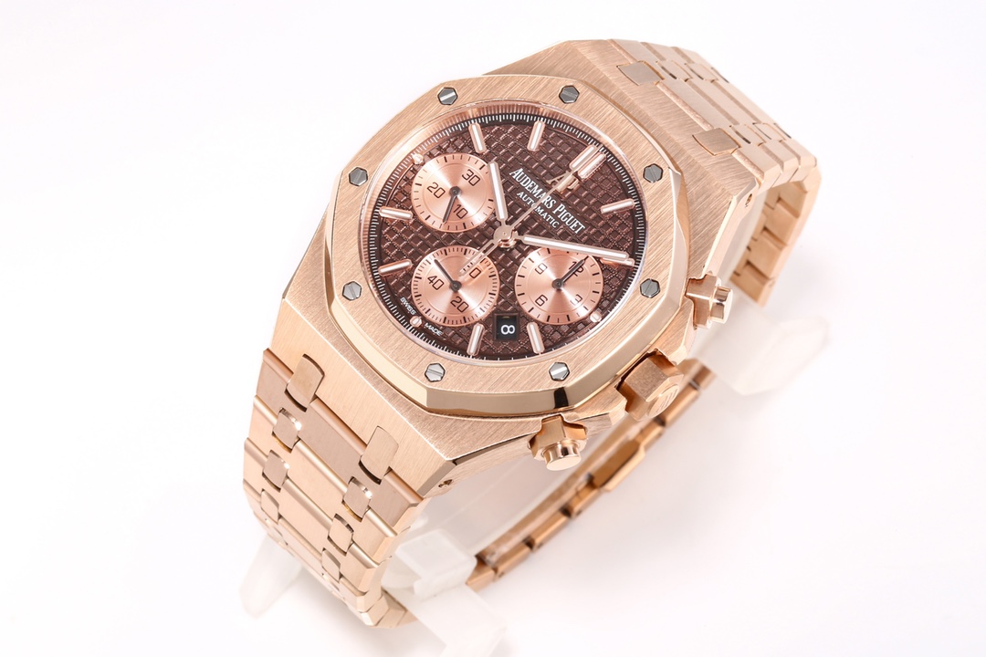 The new 26240 chronograph in the Audemars Piguet Royal Oak series
