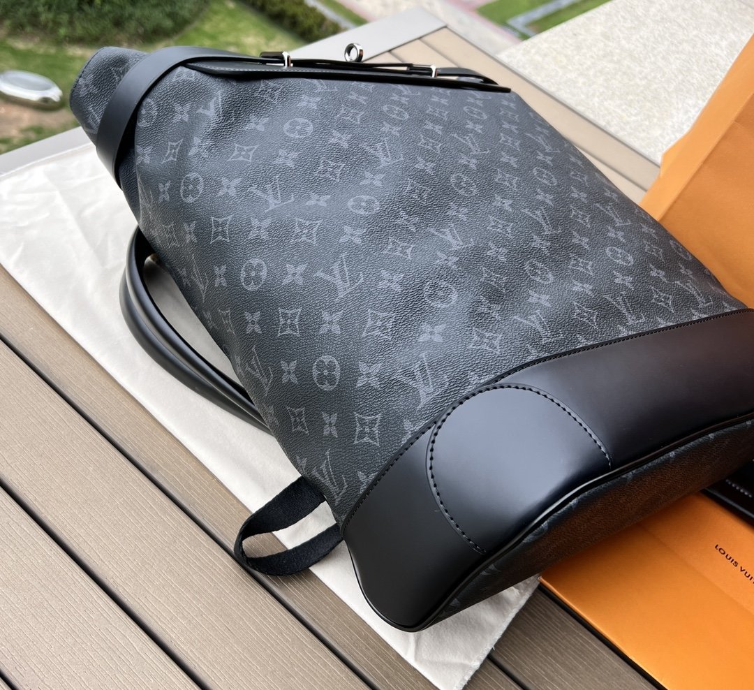 LV164229 travel bag