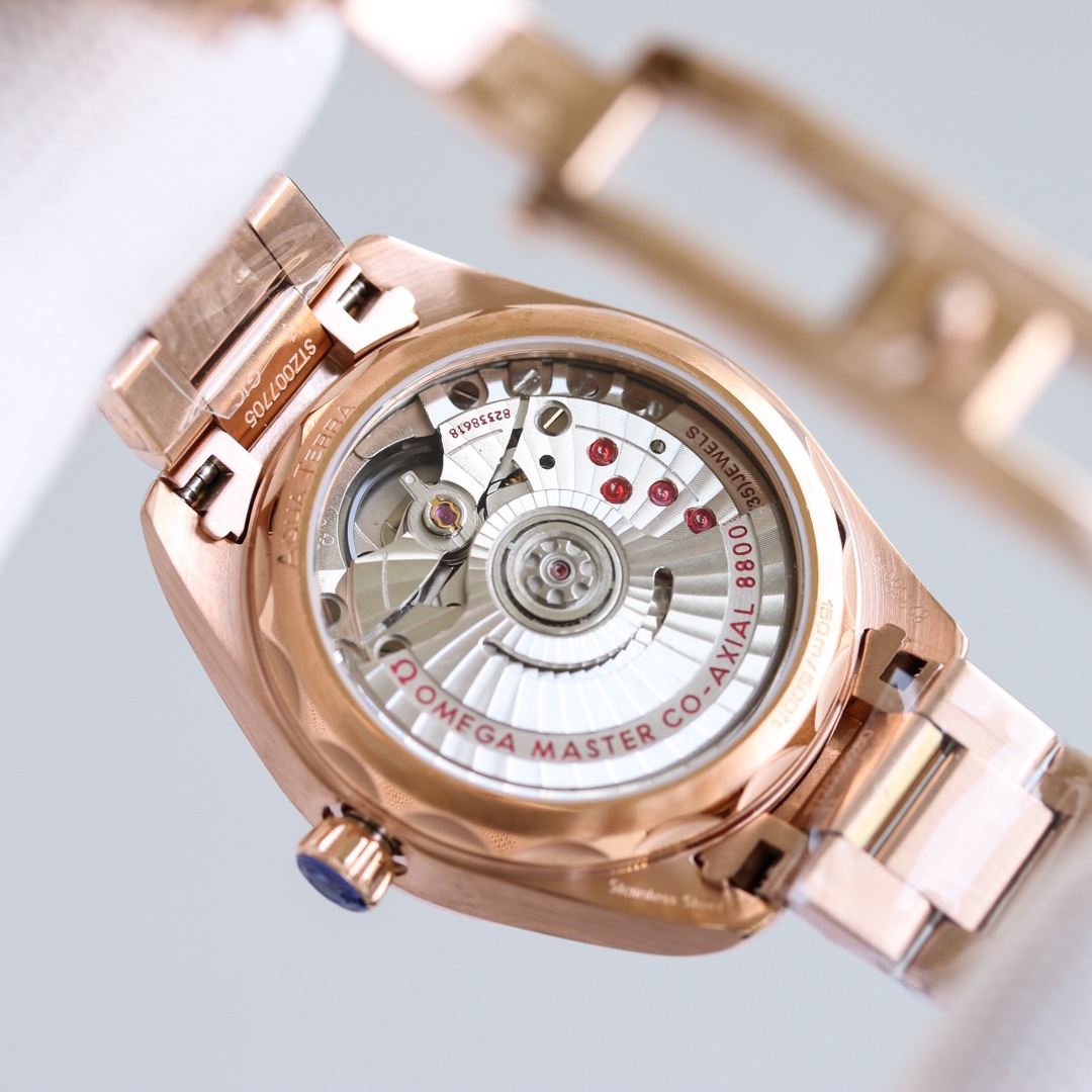 The Omega Seamaster series has a diameter of 34mm.