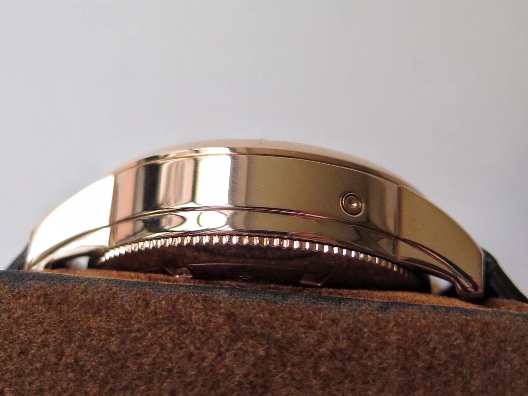 New AI product: Vacheron Kinetic Weekday