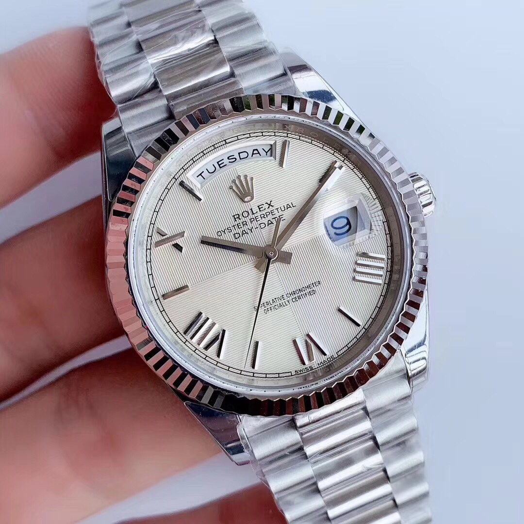 Rolex Datejust, 40mmx13mm in diameter, three beads with
