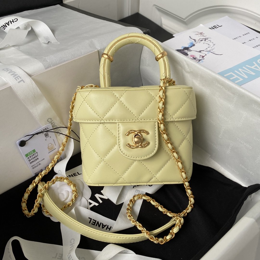 Chanel AS3973 bag