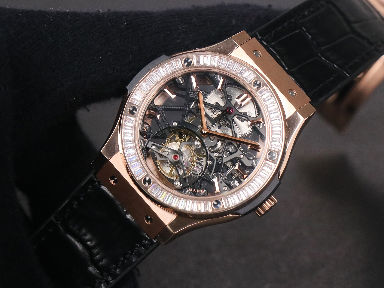 Exclusive debut of JB Hublot (Hengbao) CLASSIC FUSION series tourbillon!