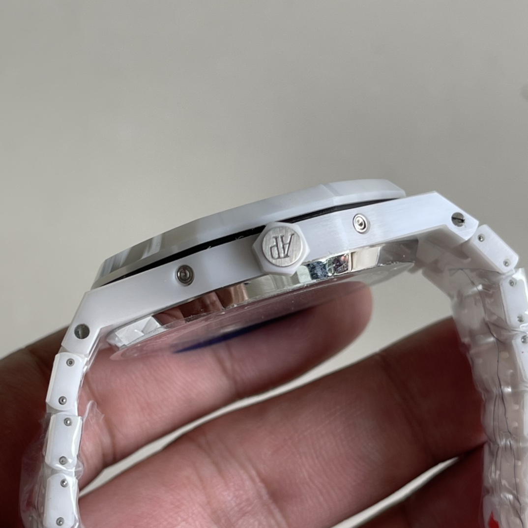 Audemars Piguet Royal Oak series multi-functional watches 26574 and 26606