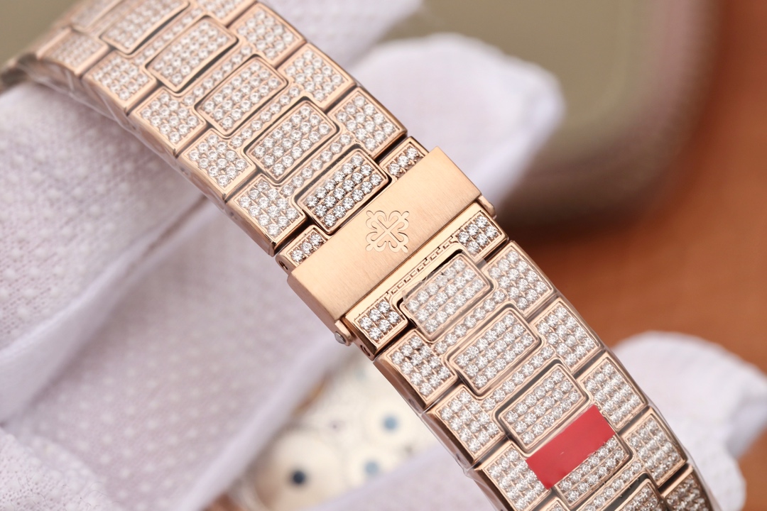 The unique and charming design of the Patek Philippe Starry Tourbillon Watch