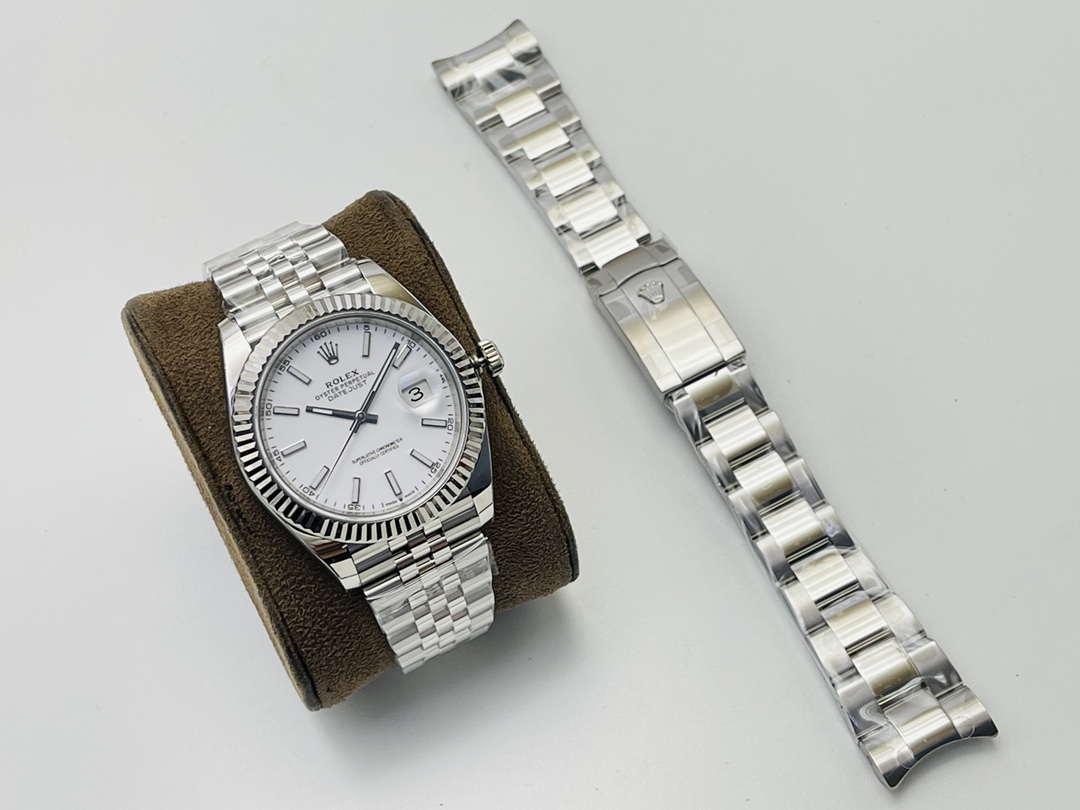 The Rolex Datejust 41MM series creates a classic watch