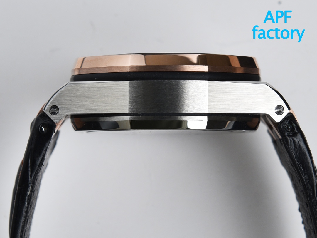 Audemars Piguet Royal Oak Offshore 26238 series 42mm watch