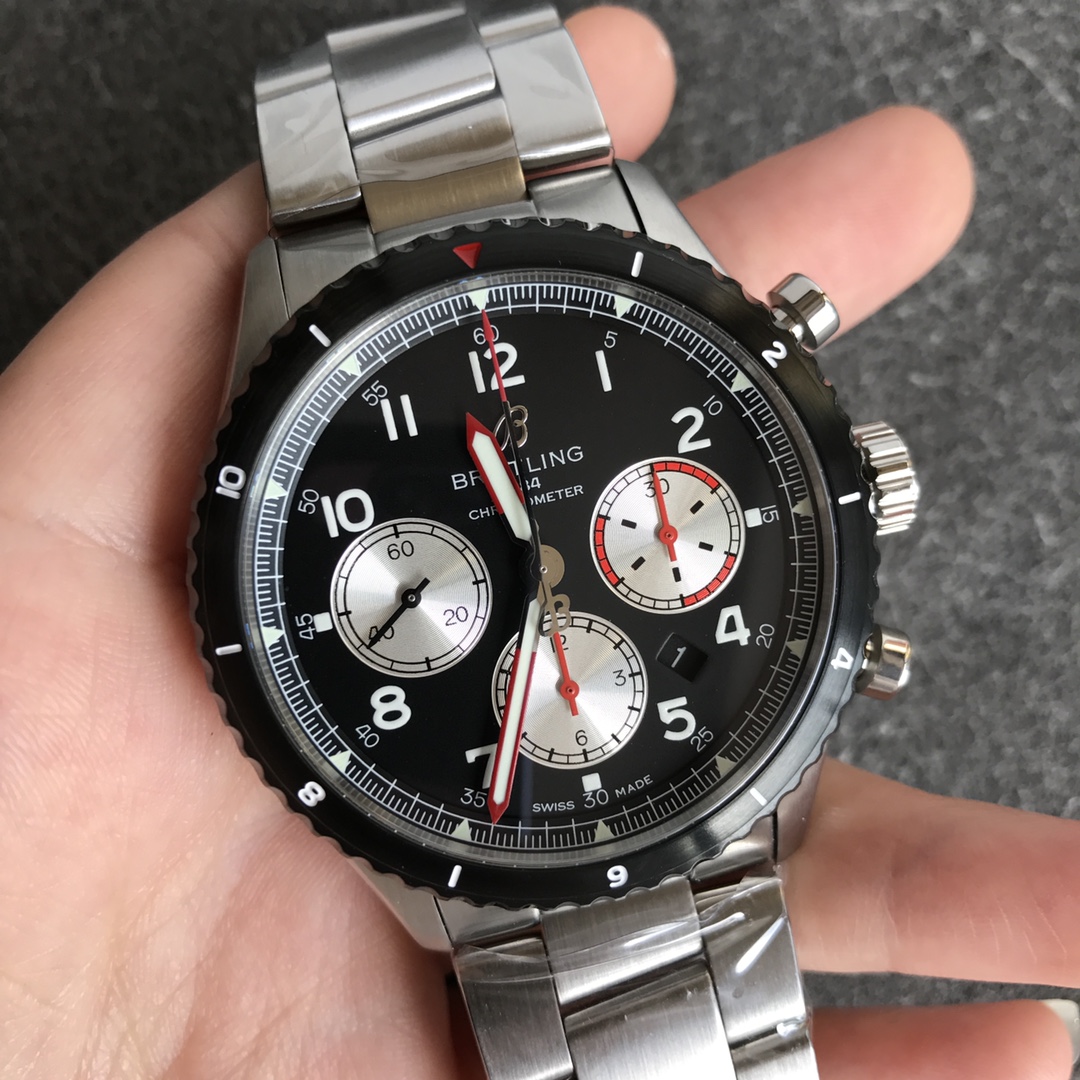 The Breitling Pilot 8 series is shipped, carrying the 7750 movement,