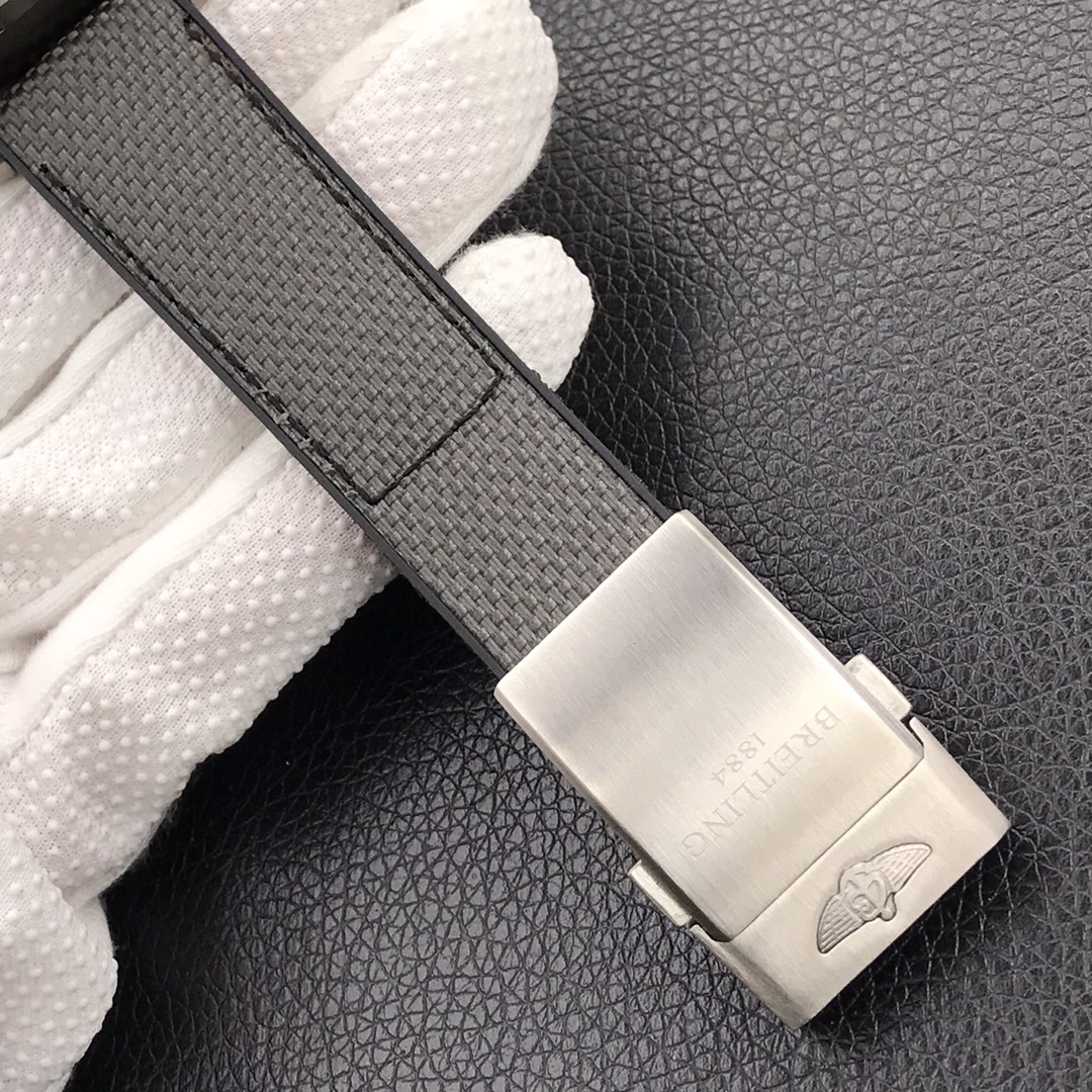 Breitling's new watch BREITLING AVENGER BANDIT