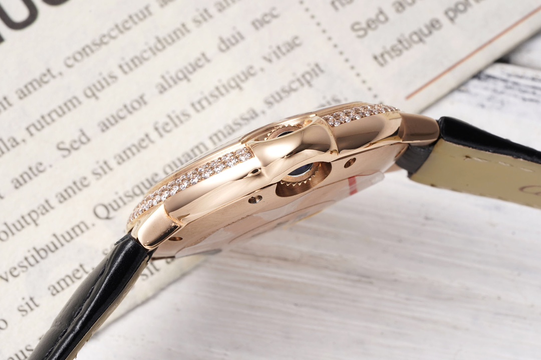 Cartier 33mm blue balloon series watch