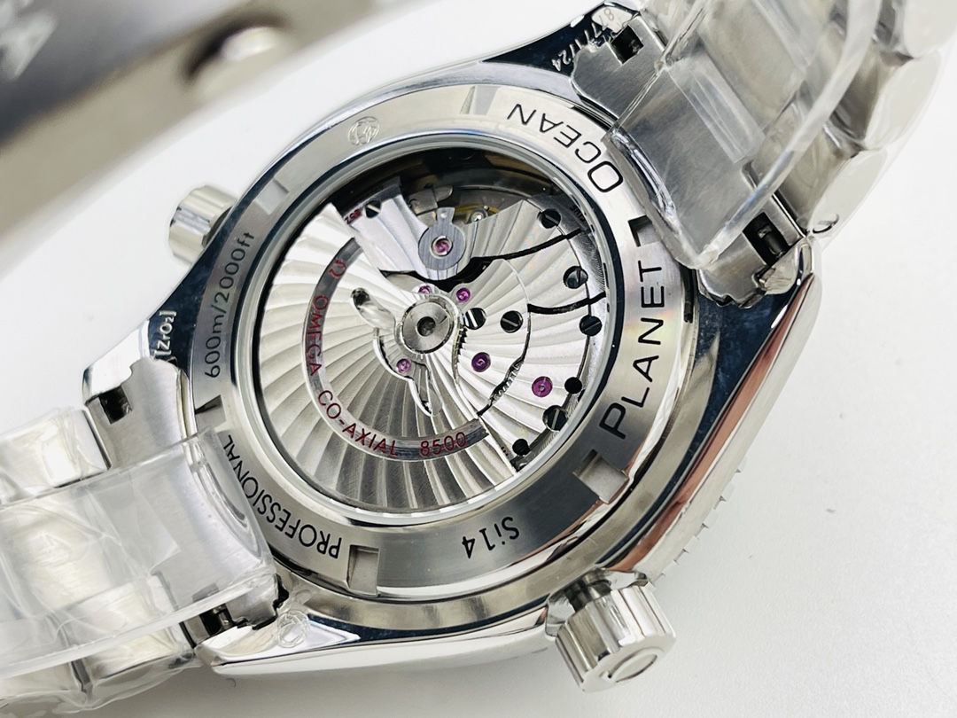 Omega Omega Seamaster Series 600-meter Diving Men's Watch!