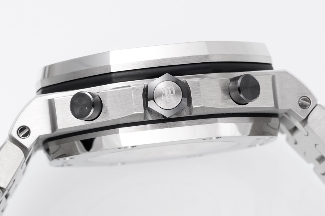 Audemars Piguet Royal Oak Offshore 262238 series 42mm watch,