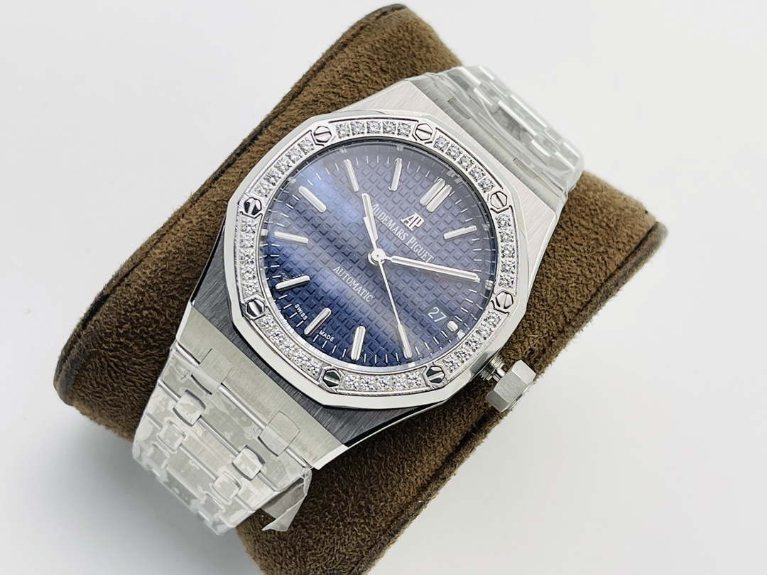 Audemars Piguet A Anniversary Women's Audemars Piguet Royal Oak 37MM Watch!