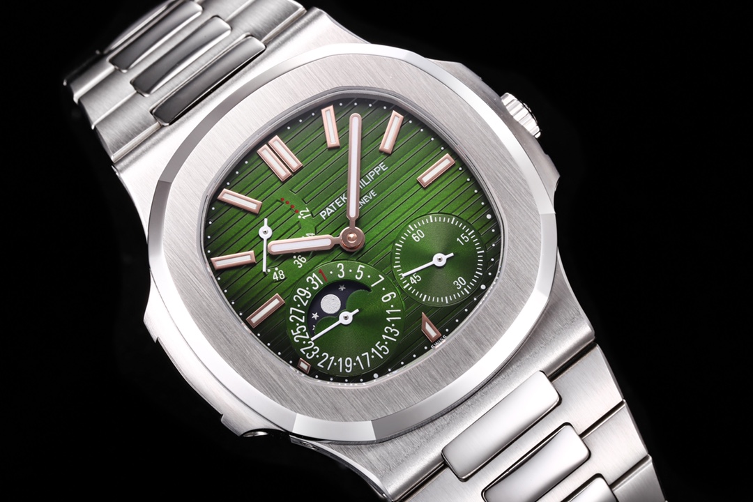 Patek Philippe Nautilus 5712/1A-001 multi-function watch