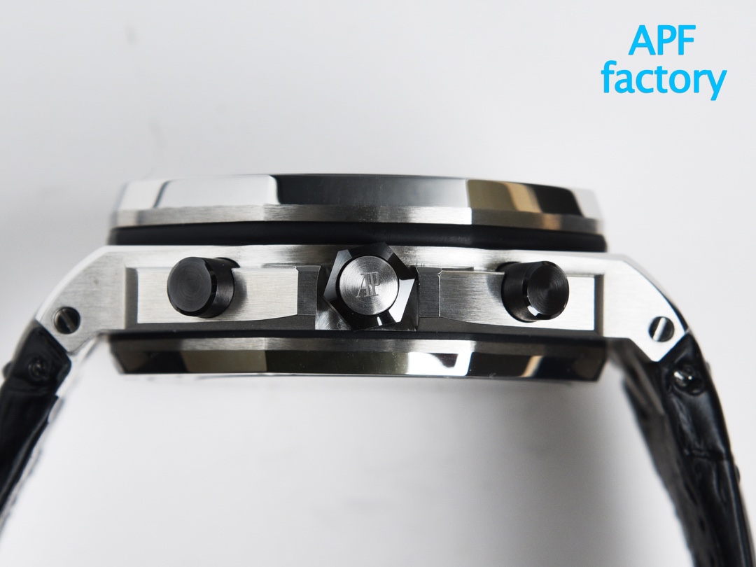 Audemars Piguet Royal Oak Offshore 26238 series 42mm watch