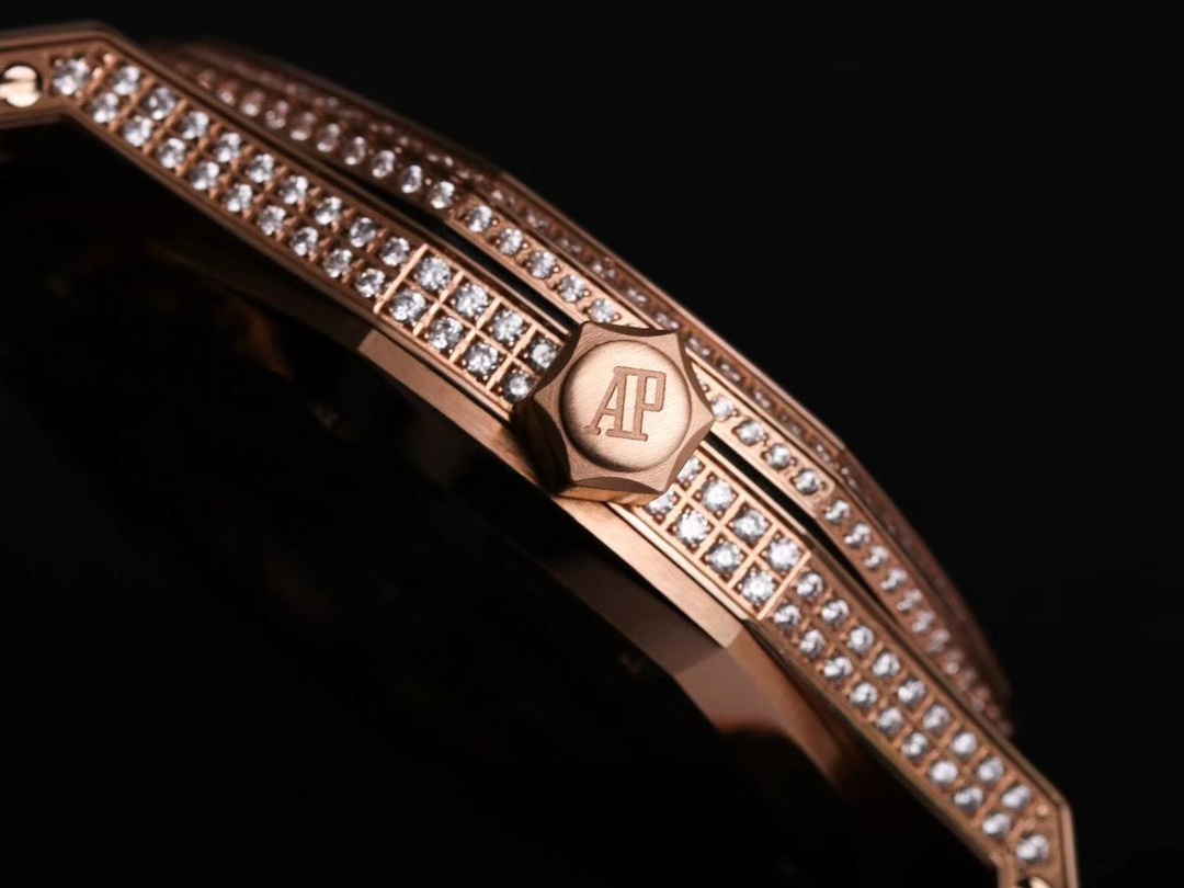 Royal Oak series 15452 couple's new model filled with star diamonds